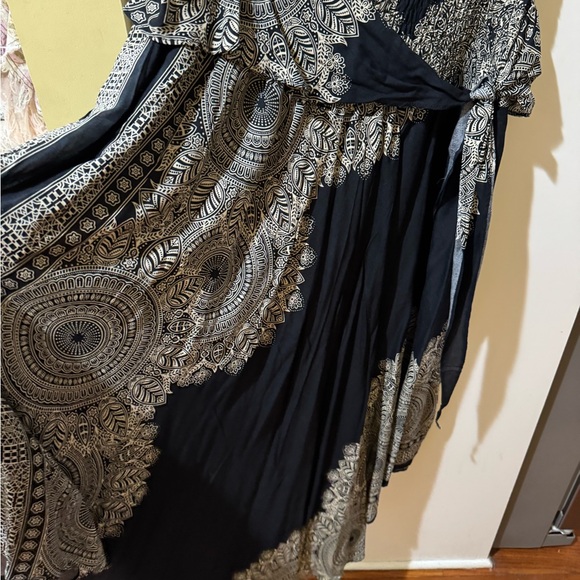 Elegant Black and White Boho Patterned Skirt - Picture 3 of 6